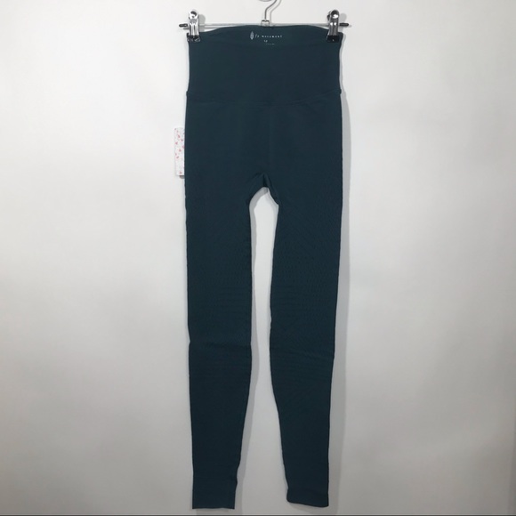 Free People NWT High Rise Self Hem Ecology Leggings Seamless Alaska Night L New - Picture 2 of 8